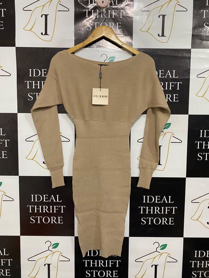 GIRL IN MIND  |M | BUST 12 | A74 | CAMEL RIBBED OFF-SHOULDER LONG-SLEEVE KNIT MIDI DRESS