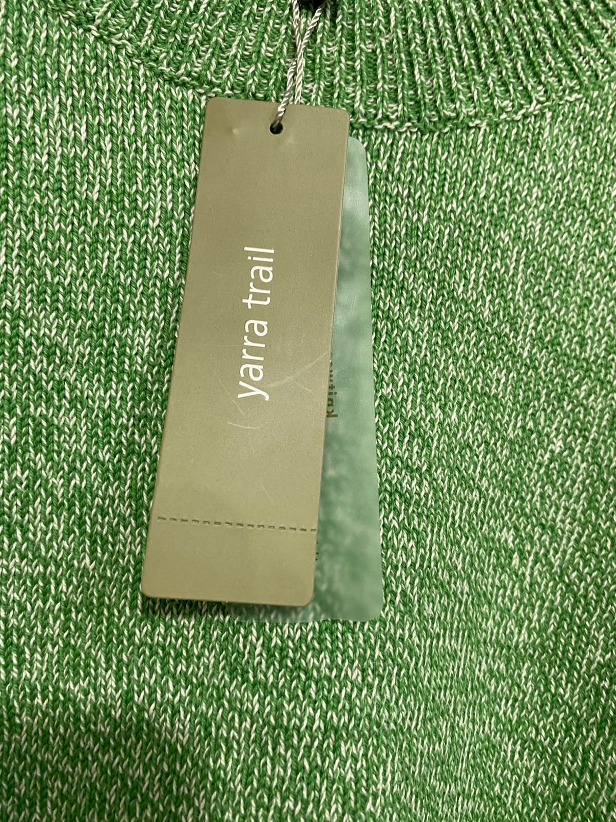 YARRA TRAIL |L | BUST 21 | A73 |  GREEN MARLED KNIT CREW-NECK SWEATER