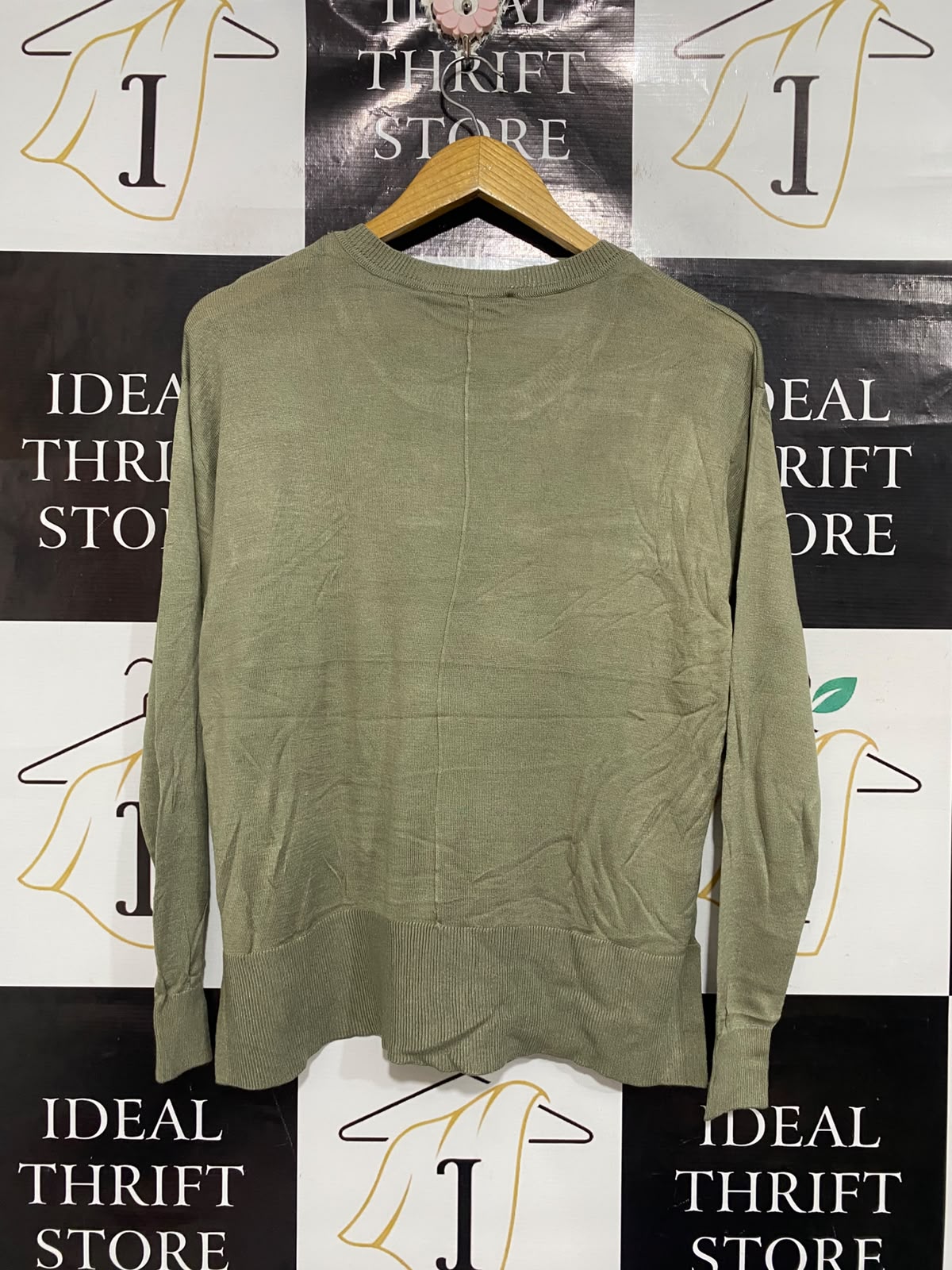 DECJUBA |S | BUST 19 | A73 | SAGE GREEN CREW-NECK FINE KNIT SWEATER
