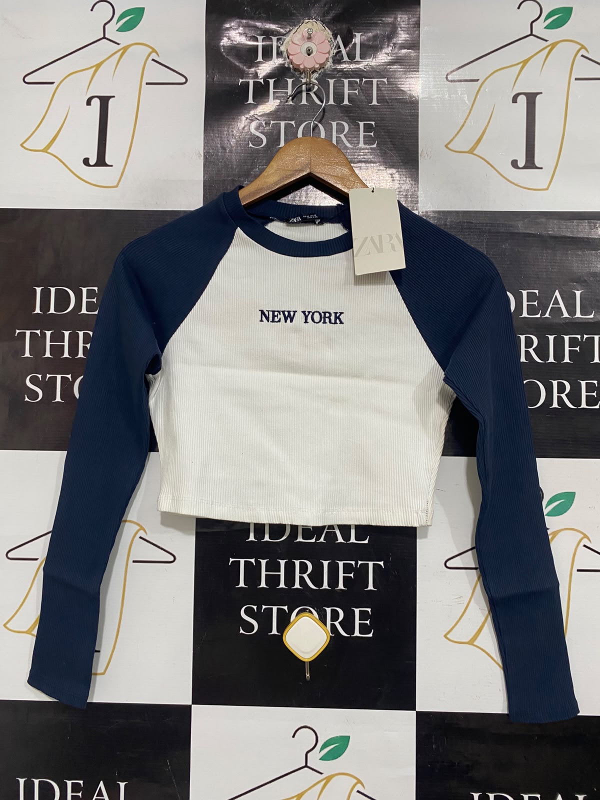 ZARA |M | BUST 15 | A73 |   "NEW YORK" BLUE & WHITE COLORBLOCK RIBBED LONG-SLEEVE CROP TOP