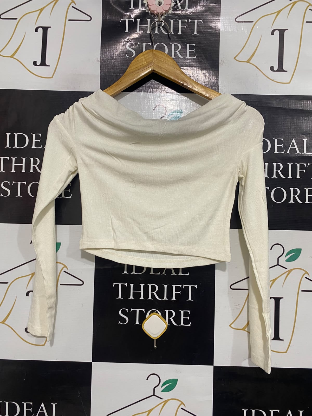 BERSHKA |S | BUST 14 | A73 |   OFF-SHOULDER RUCHED OFF-WHITE LONG-SLEEVE CROP TOP