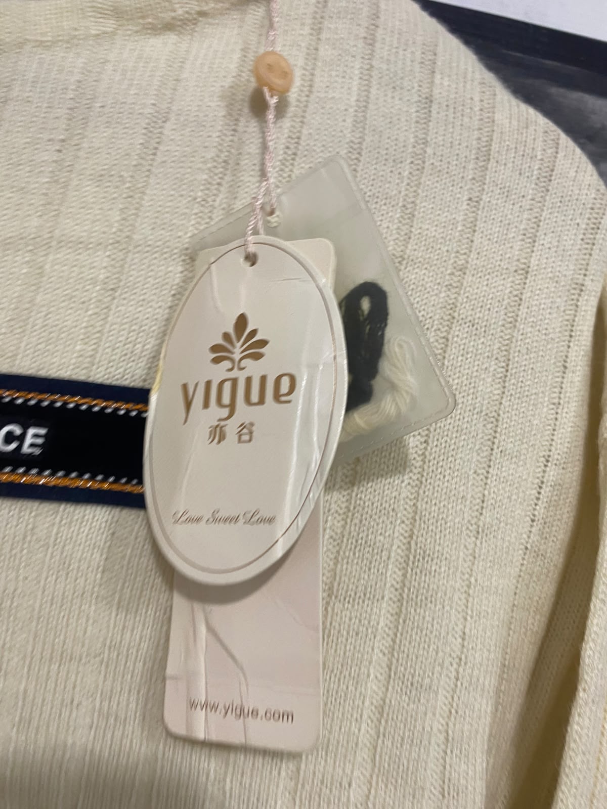 YIGUE  |S | BUST 20 | A73 |  OFF-WHITE WOOL-BLEND RIBBED ASYMMETRIC SWEATER