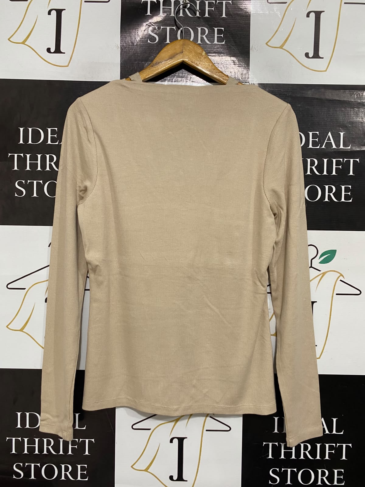 WITCHERY |M | BUST 17 | A75|  BEIGE STRAPPY V-NECK RIBBED KNIT TOP