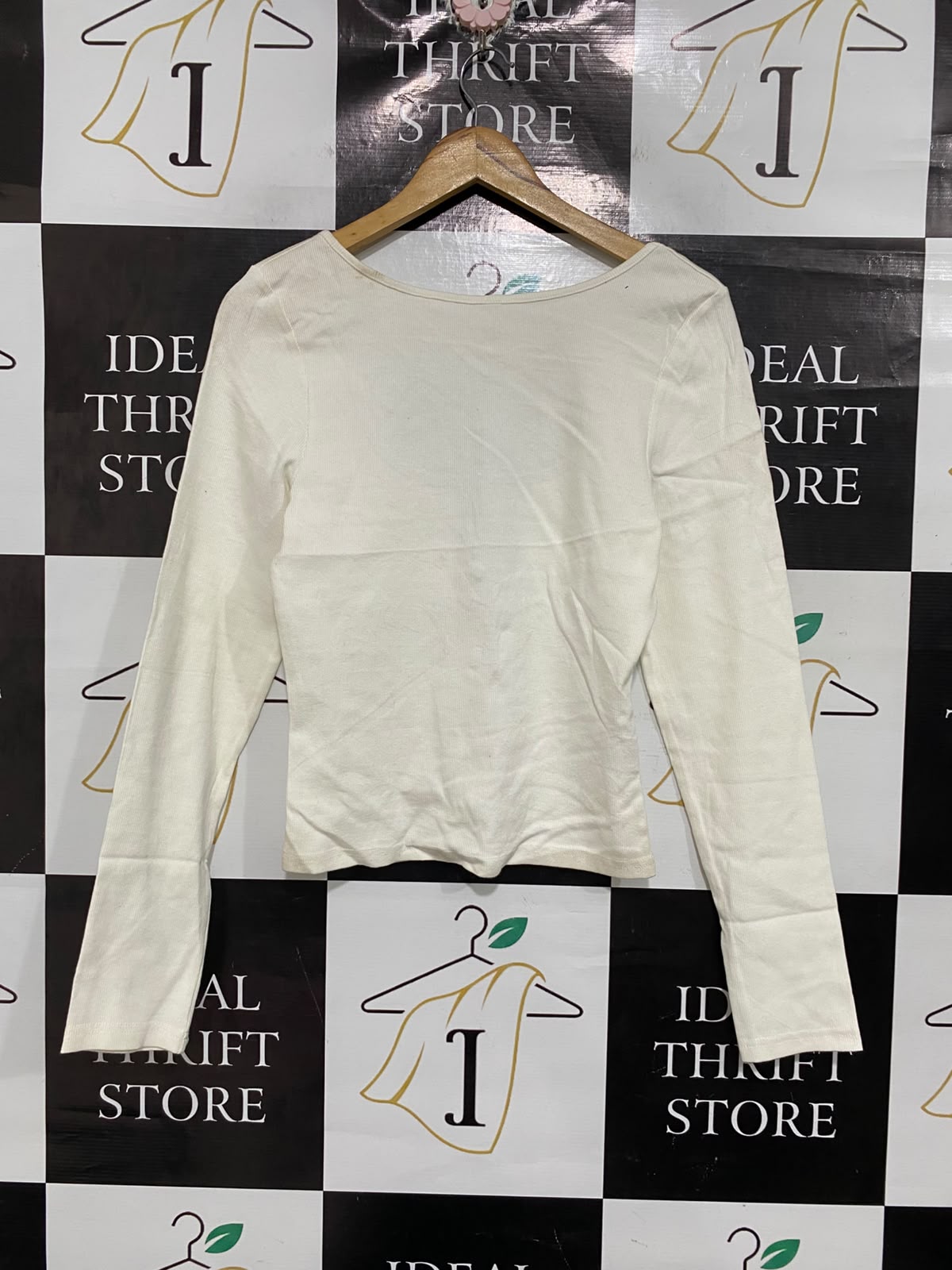 AERE |M | BUST 16 | A75|  WHITE RIBBED LONG-SLEEVE BASIC TOP