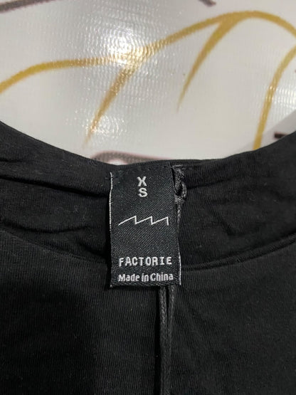 FACTORIE |XS | BUST 14 | A74 | BLACK SCOOP-NECK CROP TANK TOP
