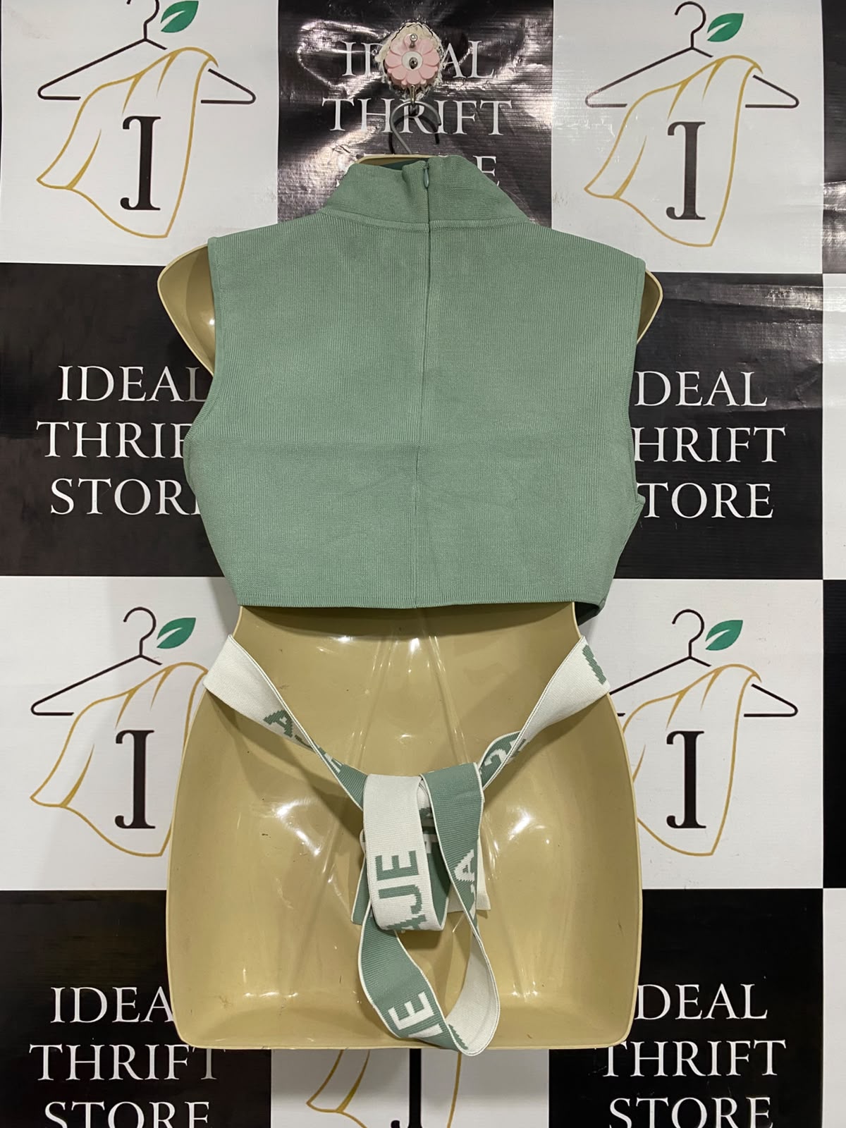 AJE |XL | BUST 17 | A74|  SAGE GREEN SLEEVELESS CROPPED KNIT TOP
