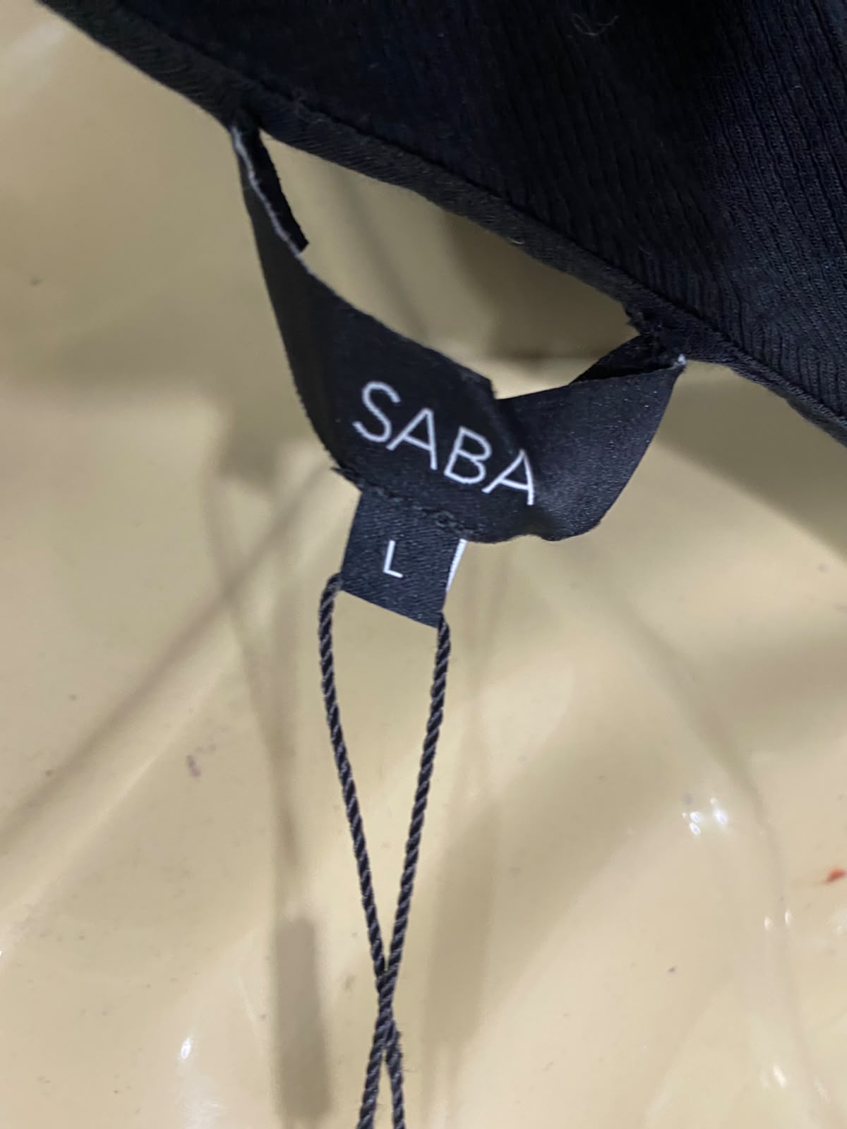 SABA |L | BUST 17 | A74|   BLACK ONE-SHOULDER TANK TOP