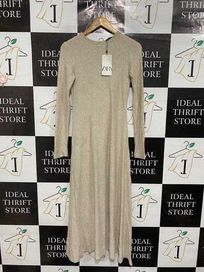 ZARA |M | BUST 15  | A74|   BEIGE SHIMMER KNIT MAXI DRESS
