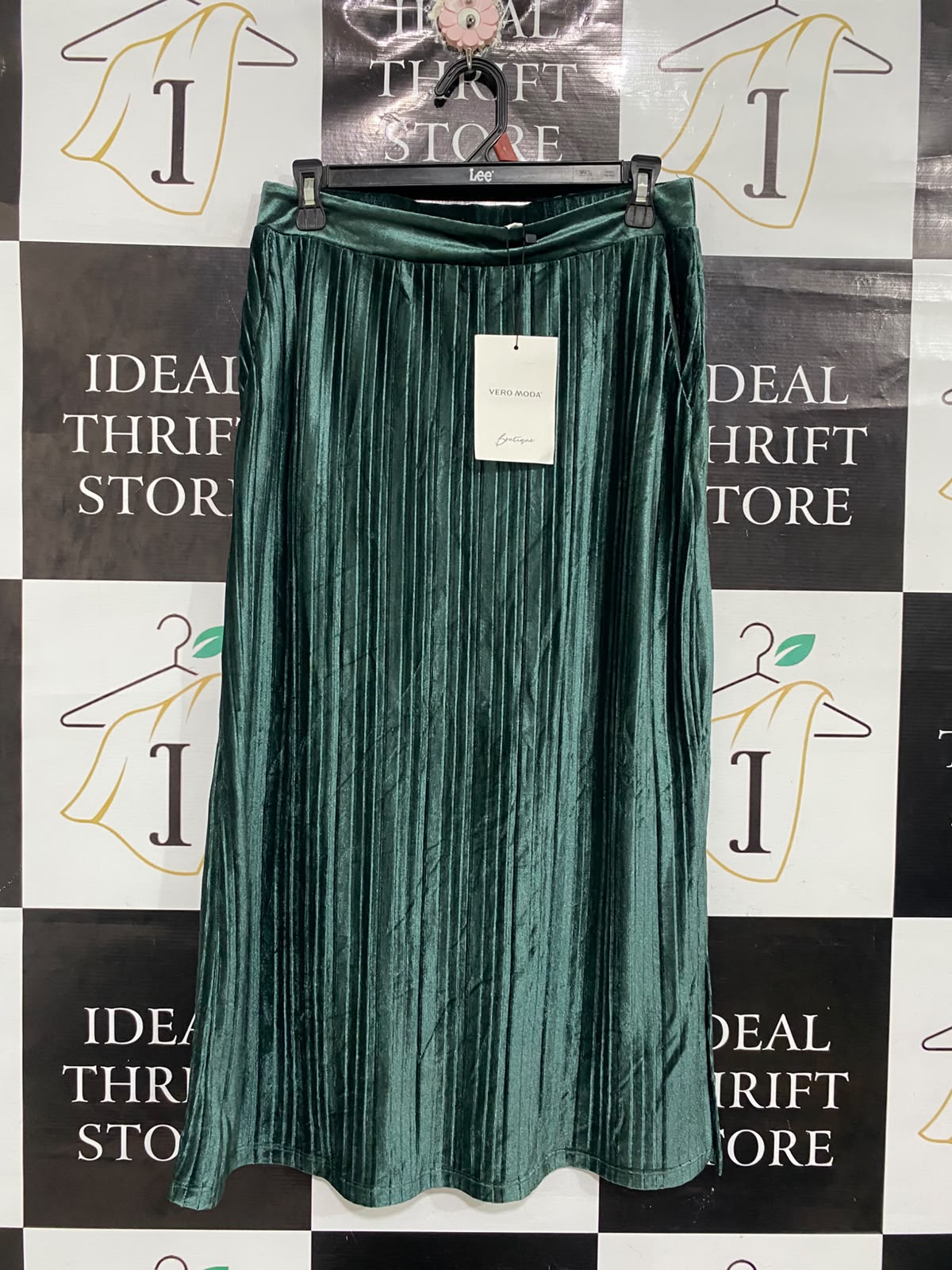 VERO MODA |M | WAIST 30| A75 | DARK GREEN PLEATED VELVET MIDI SKIRT