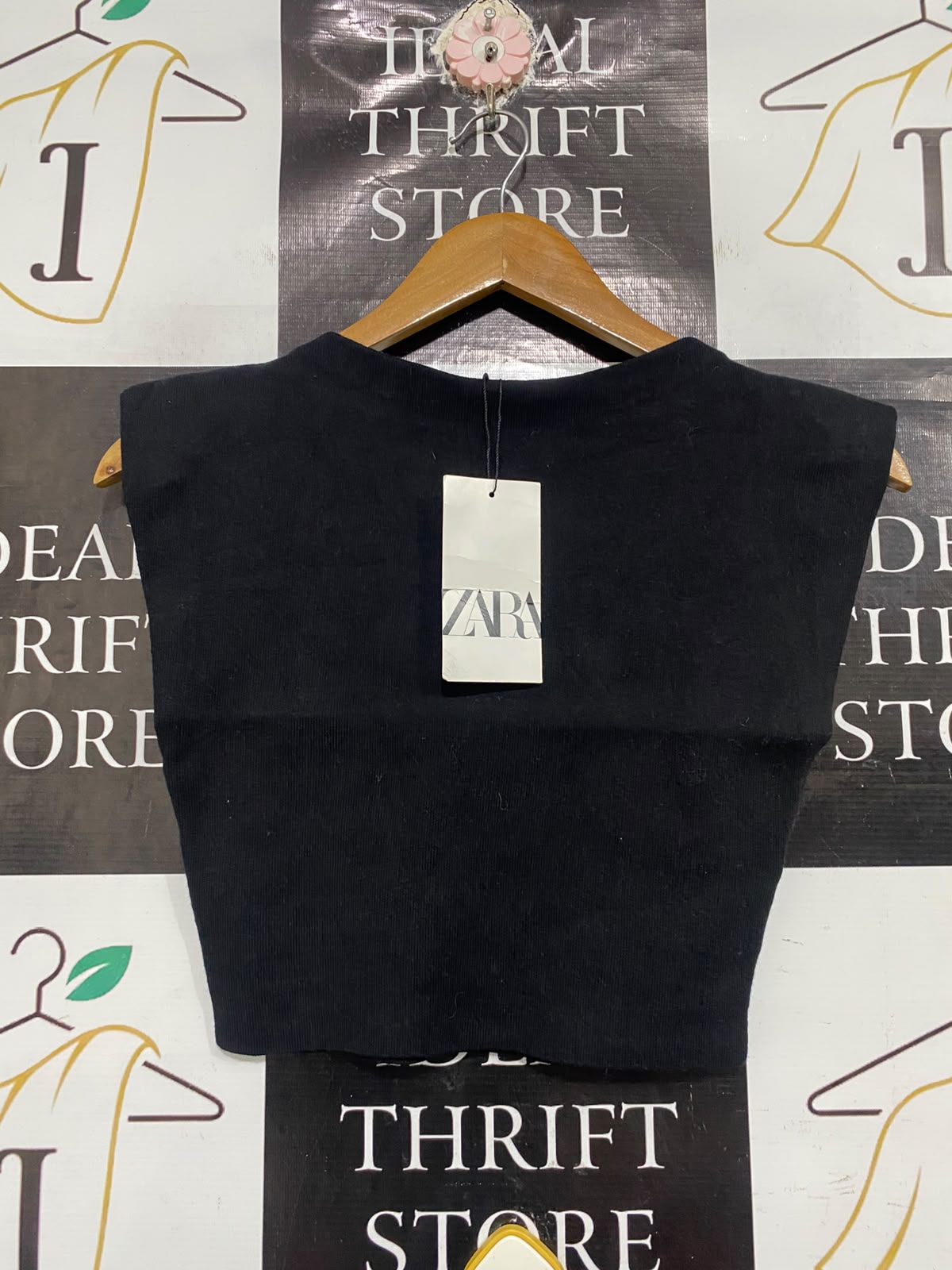 ZARA |M | BUST 14 | A75 | BLACK PADDED SHOULDER SLEEVELESS CROP TOP