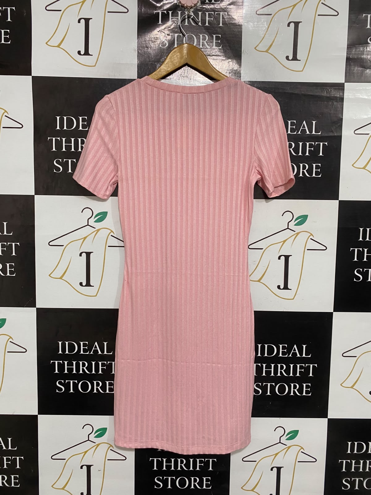 H&M |M | BUST 15 | A75 | PASTEL PINK RIBBED SHORT SLEEVE MIDI DRESS