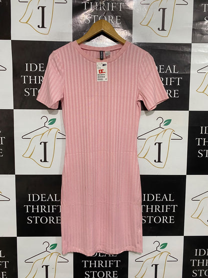 H&M |M | BUST 15 | A75 | PASTEL PINK RIBBED SHORT SLEEVE MIDI DRESS