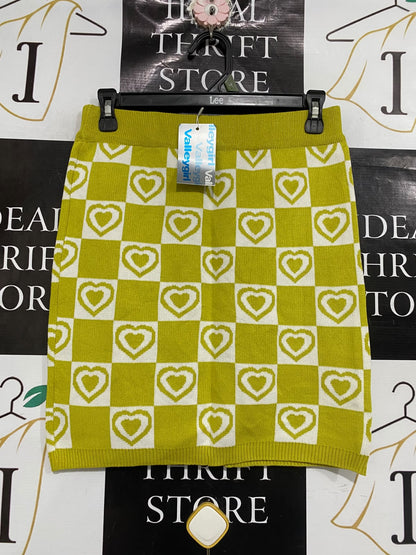 VALLEYGIRL |S | WAIST 28 | A75 | OLIVE GREEN AND WHITE CHECKERBOARD HEART PATTERN KNIT SKIRT