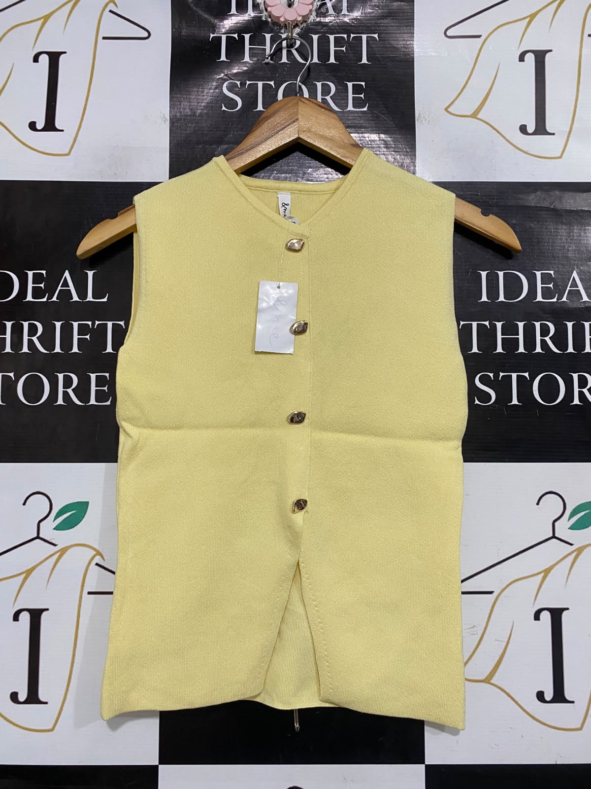 &ME |XS | BUST 14 | A75 | LIGHT YELLOW BUTTON-FRONT SLEEVELESS KNIT TOP