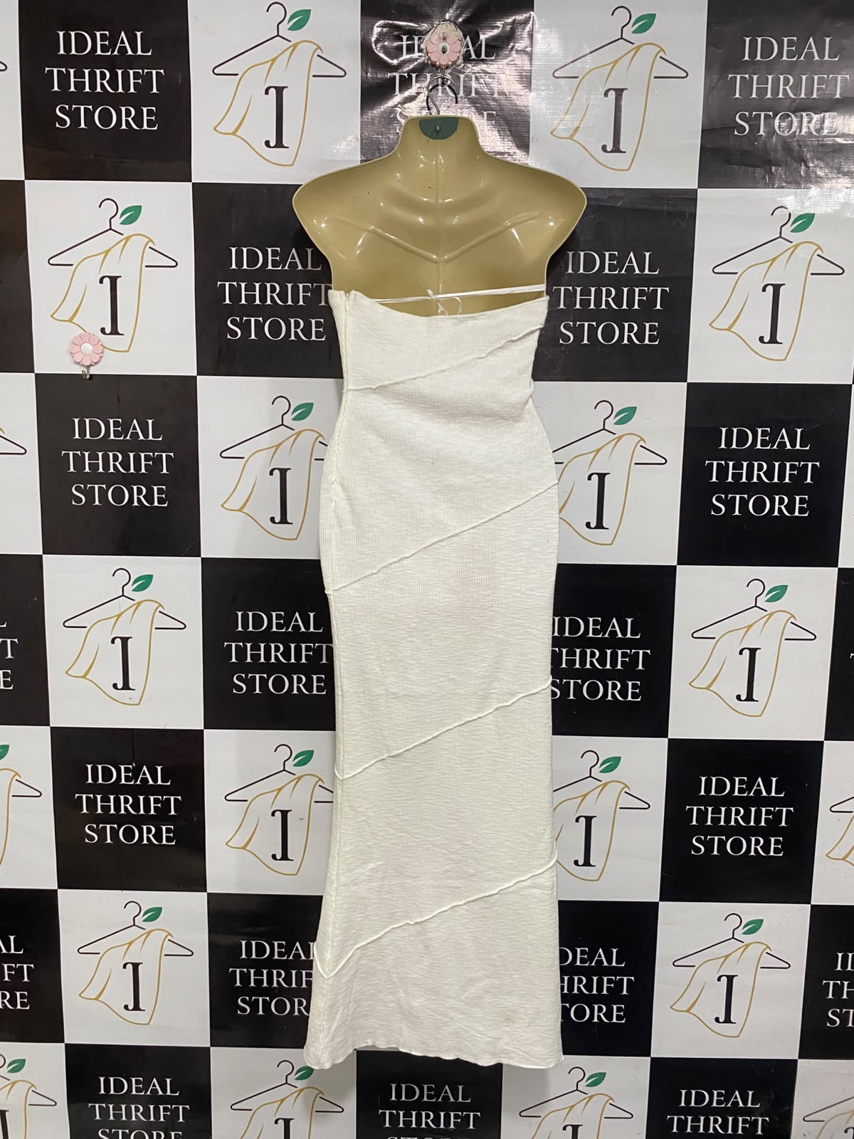 PRINCESS POLLY |S|  BUST 16 | A75 | WHITE TEXTURED STRAINLESS STRAPLESS MAXI DRESS