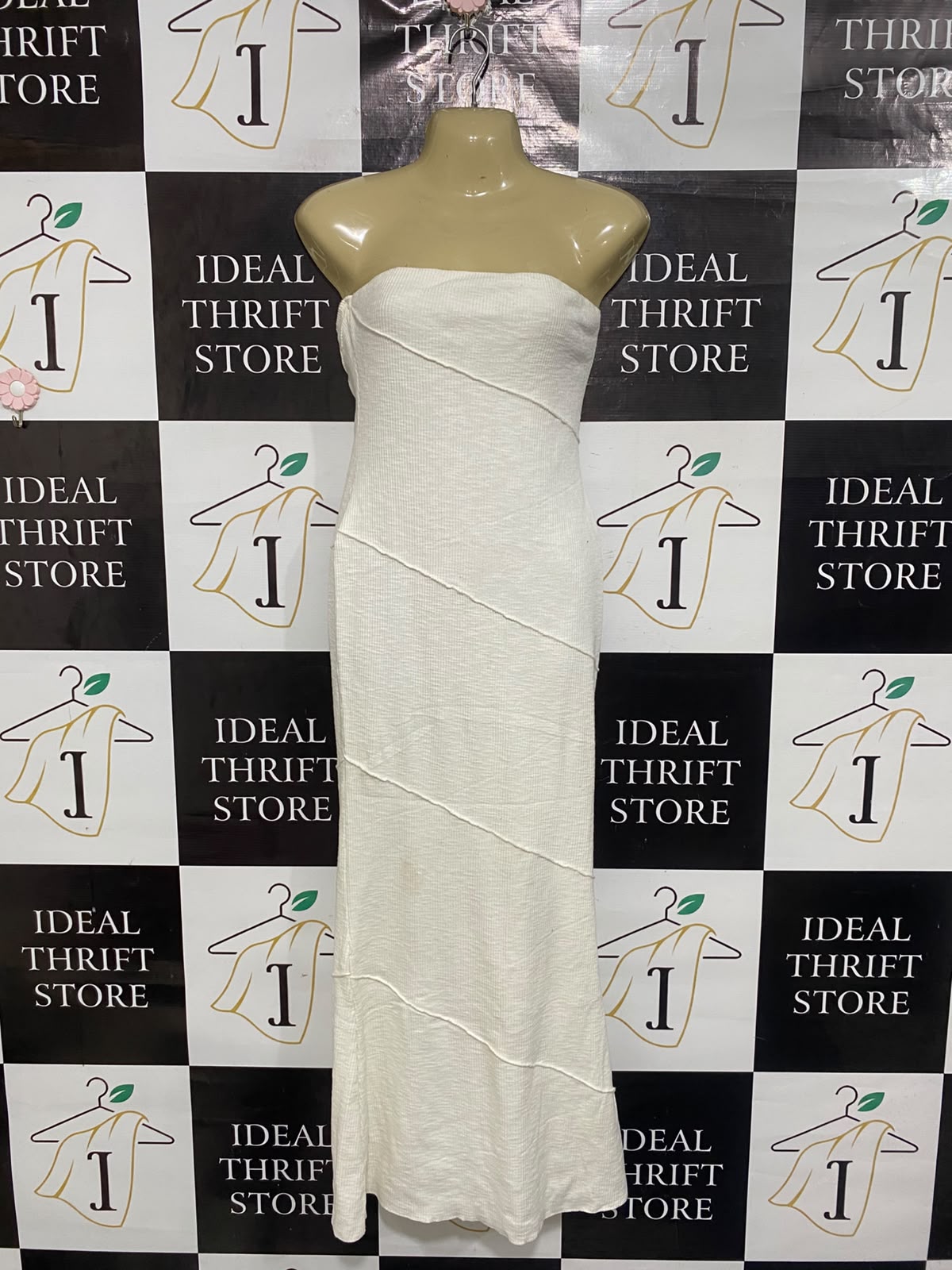 PRINCESS POLLY |S|  BUST 16 | A75 | WHITE TEXTURED STRAINLESS STRAPLESS MAXI DRESS