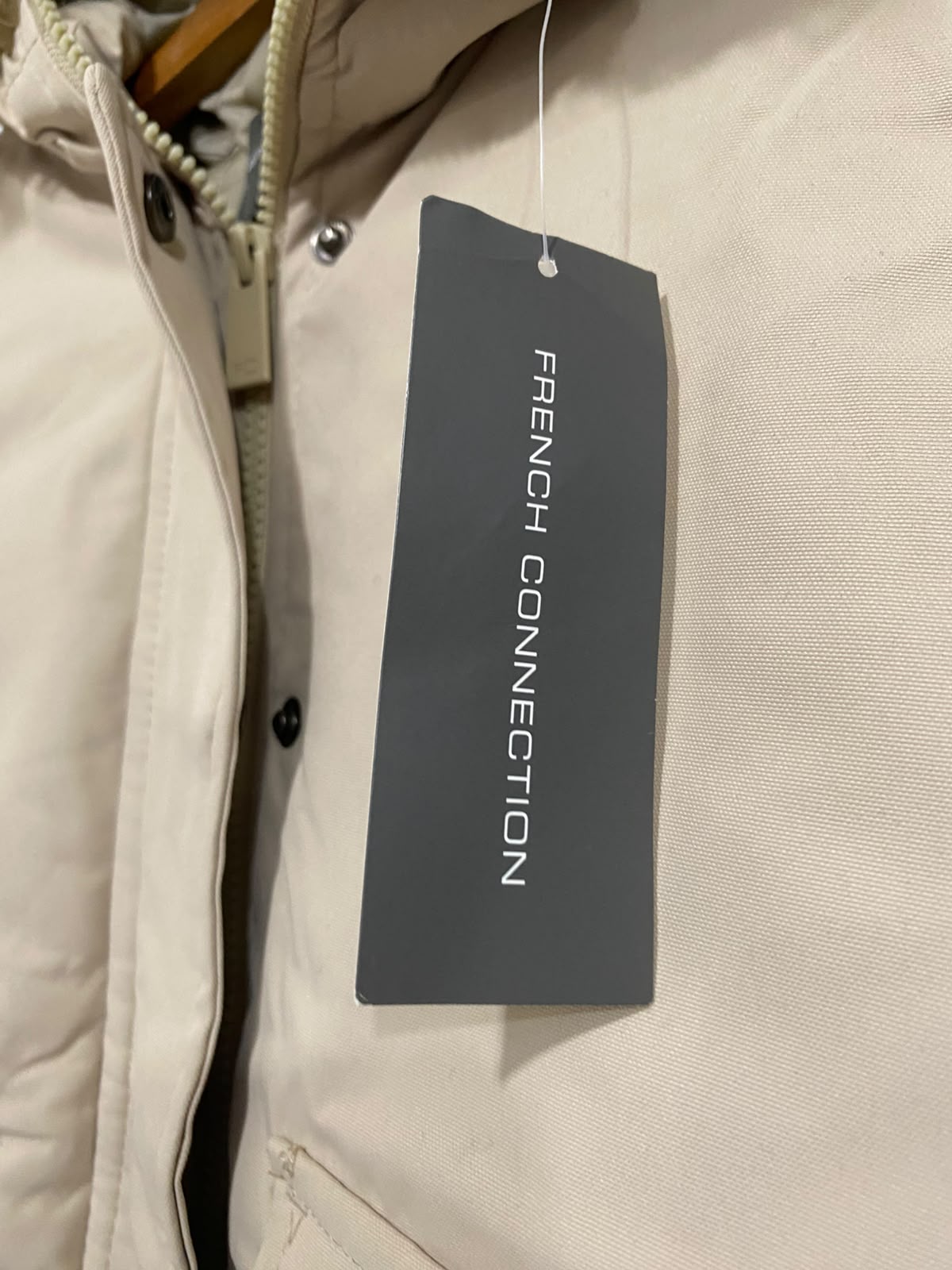 FRENCH CONNECTION |S | BUST 21 | A75 | BEIGE FAUX-FUR HOODED PUFFER JACKET