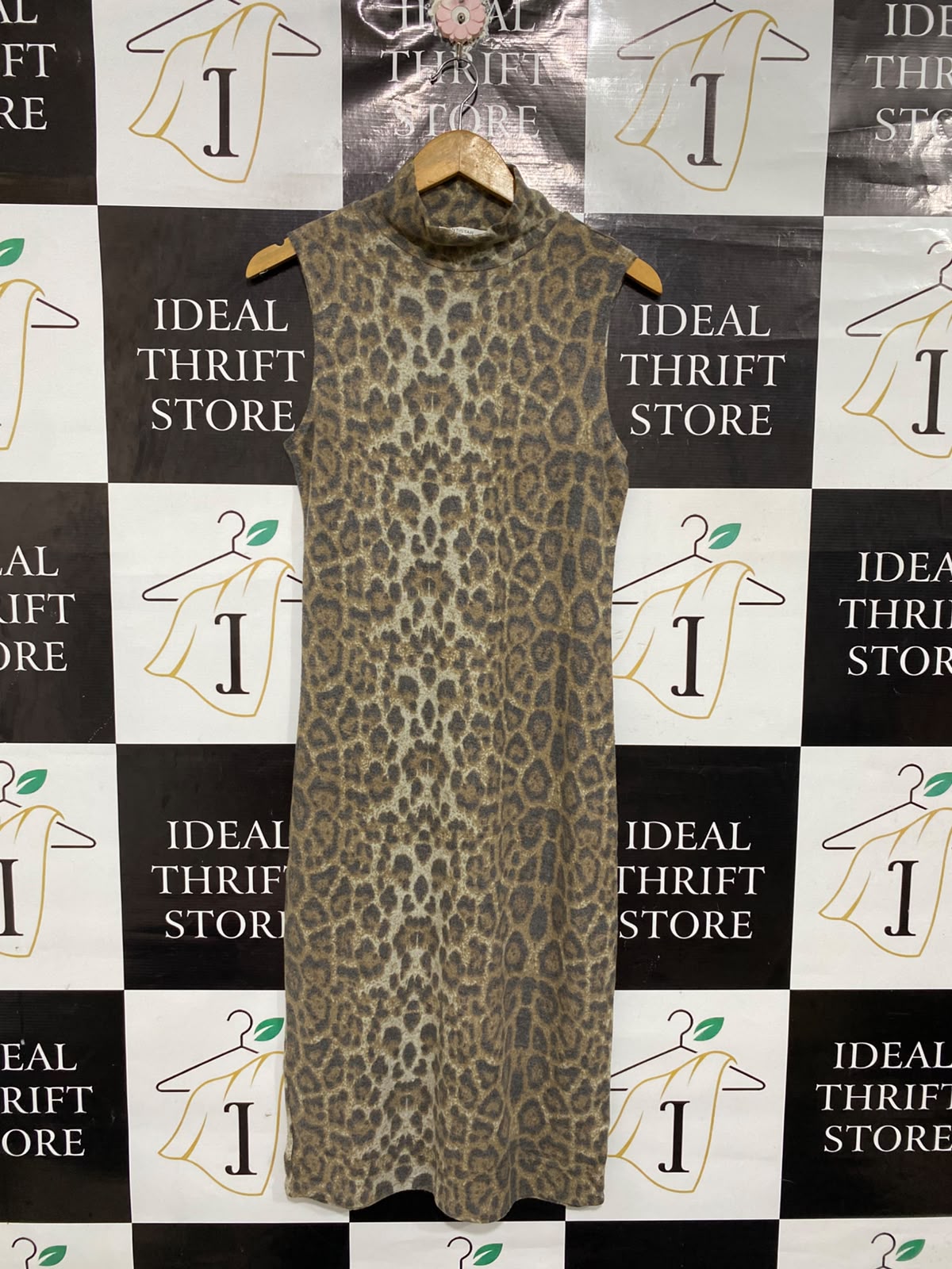 ANTISTAR |L | BUST 17 | A75 | LEOPARD PRINT MOCK NECK SLEEVELESS MIDI DRESS