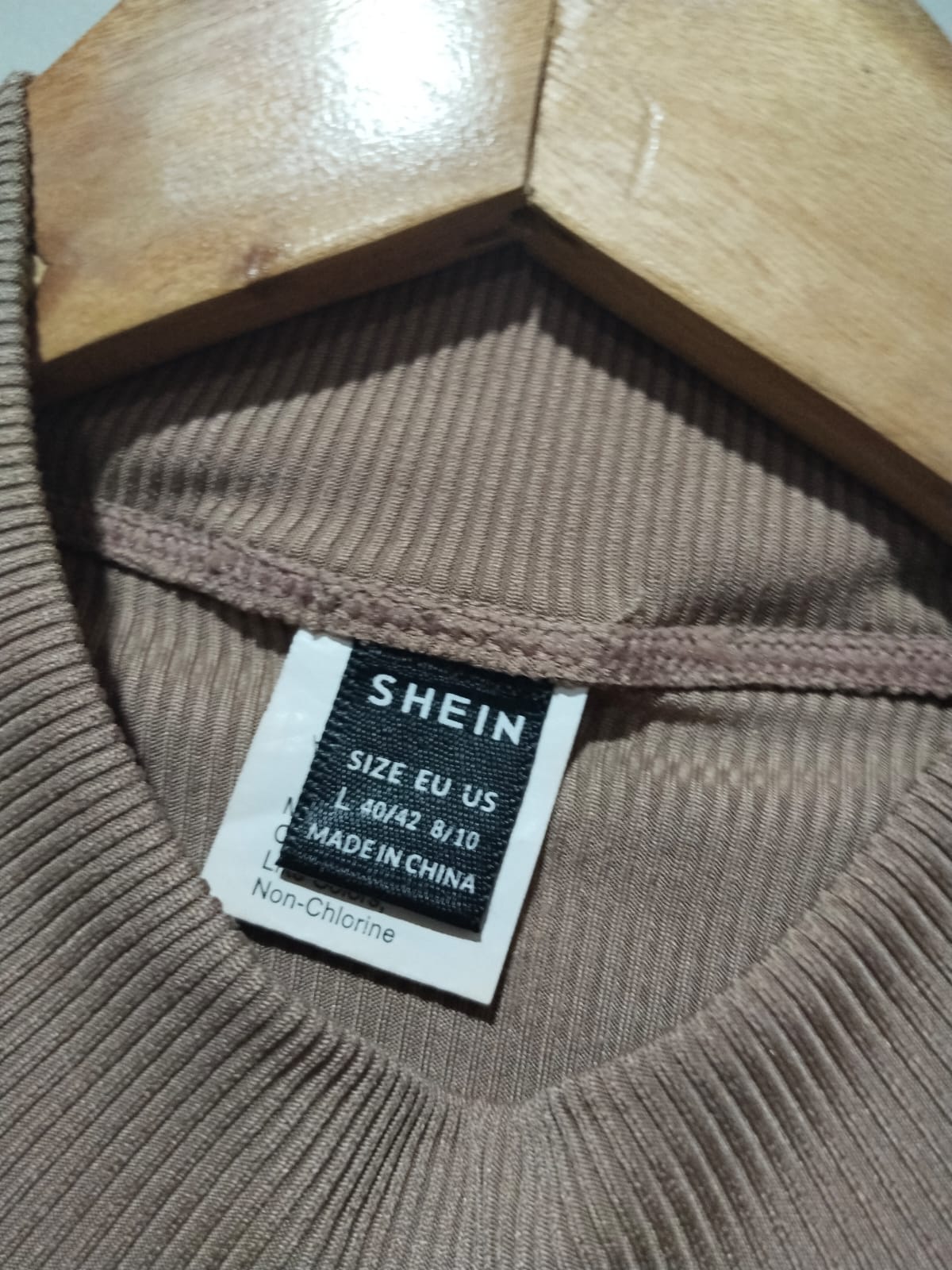 Shein Ribbed  Crop Top Long Sleeves W-15 / L-12.5