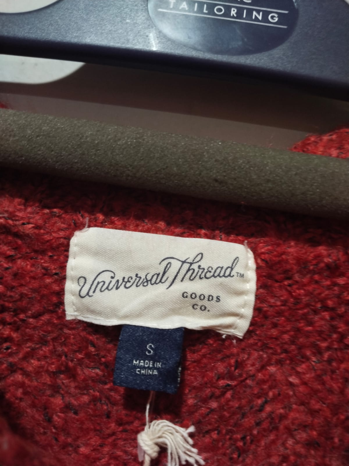 Universal Thread Co. Red Knit Size S Long Sleeve Crop Sweater W-20 / L-19