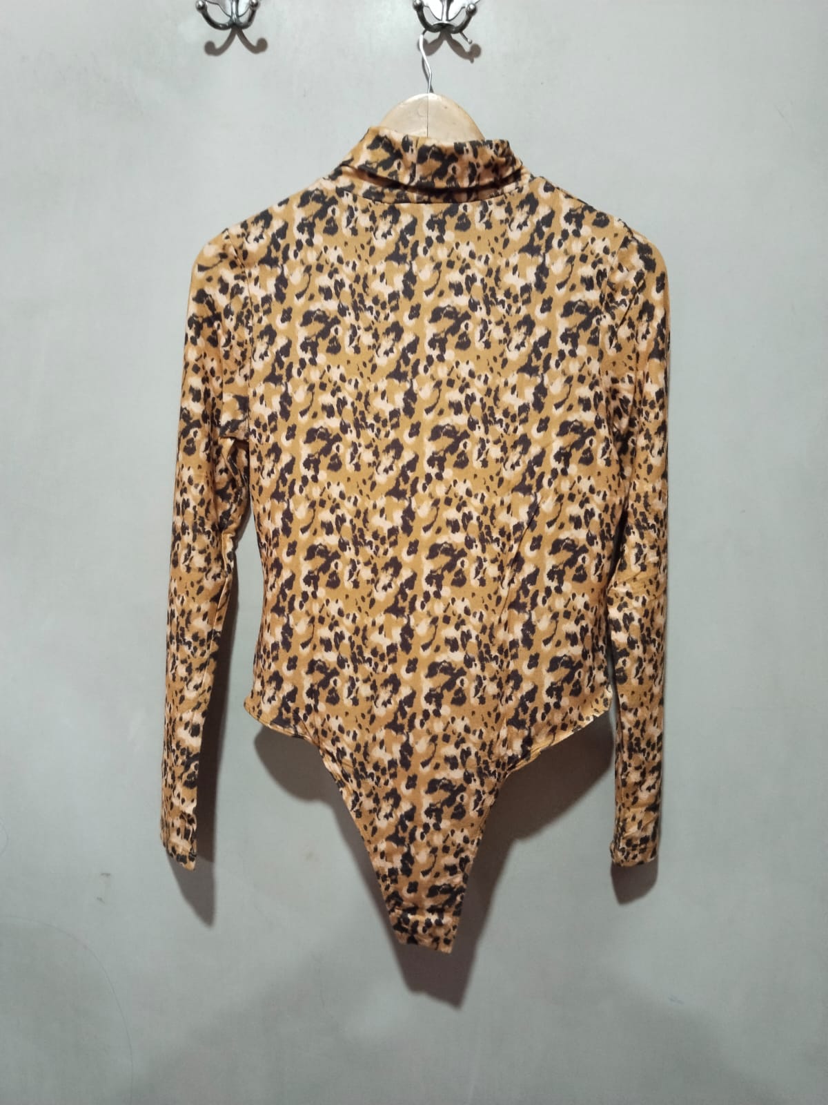 Woman’s Primark Turtle Neck Long Sleeve Leopard Print Bodysuit W-17.5 / L-20